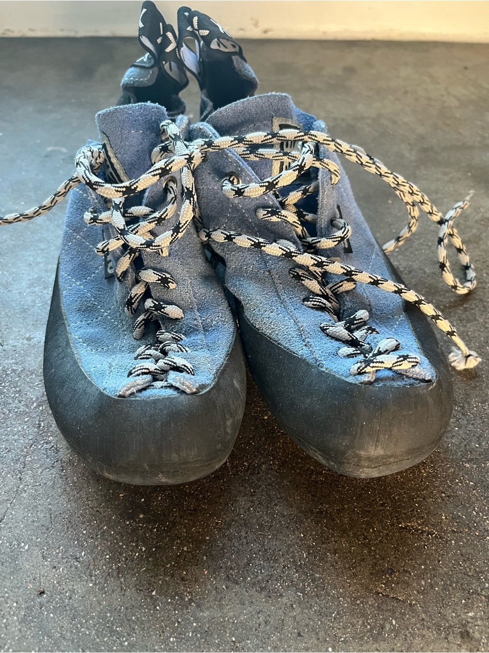 Five Ten Spire Unisex US Men Size 9 / US Women 10.5 / EU 42 Intro Climbing Shoes